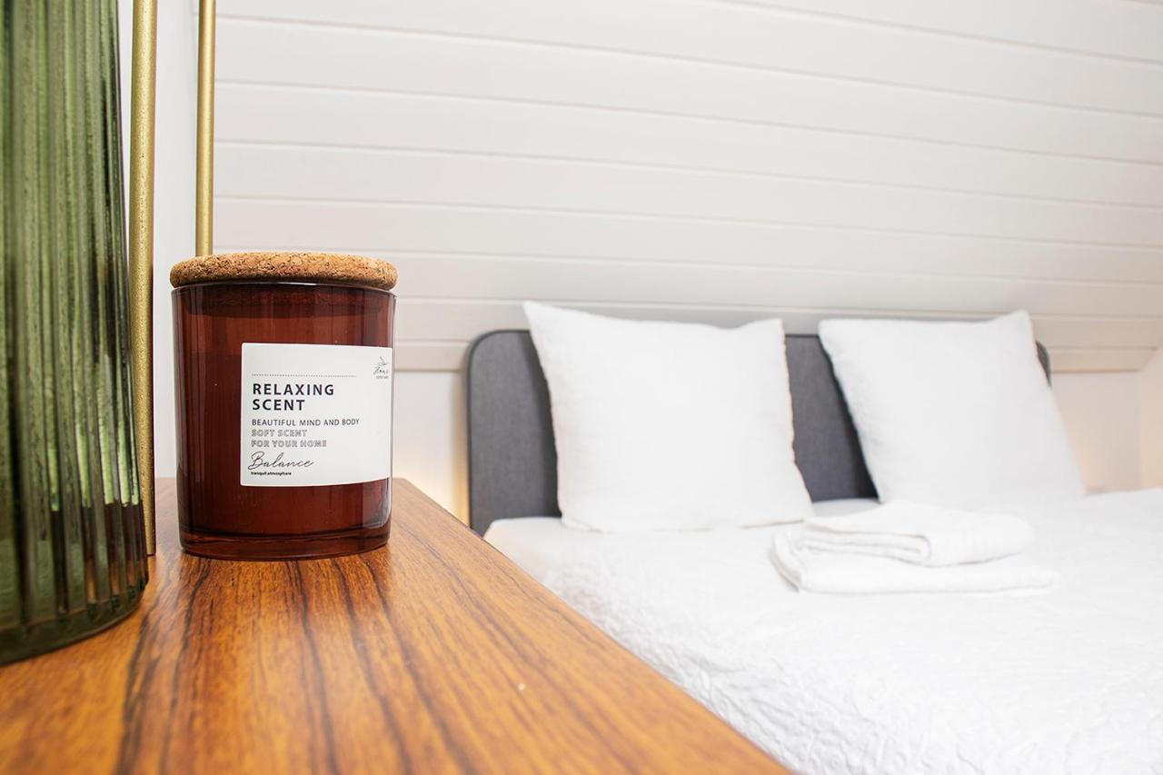 Blackncozy - Grosszuegiges Designappartement Mit Boxspringbetten Und Heimkino Feldberg  Kültér fotó